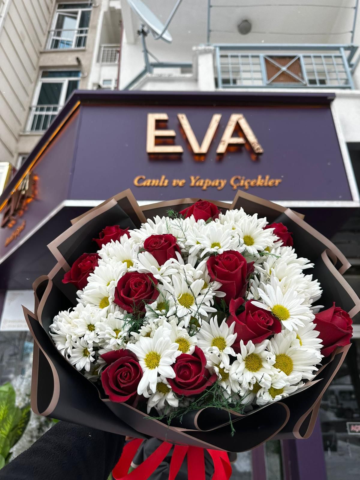 Aşk ve Saflık Buketi